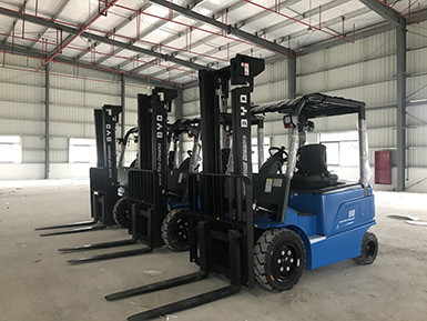 感謝蔡總的大力支持，再次購(gòu)買3+1臺(tái)比亞迪叉車，祝：生意興隆！